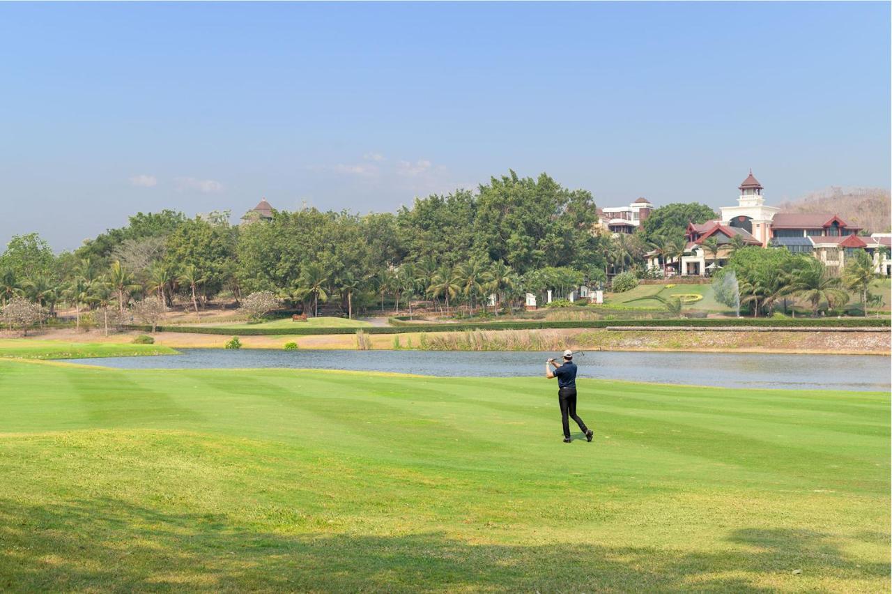 Springfield Village Golf & Spa Cha-Am Buitenkant foto